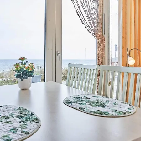 Hébergement de vacances Coastal Stay With Baltic Sea Views